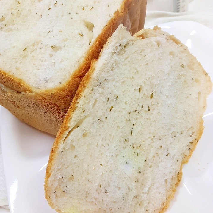 ホームベーカリーで(^^)大葉の食パン♪